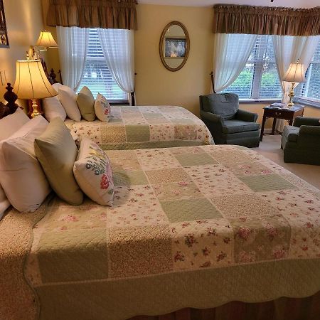 Brookside Mountain Mist Inn Уейнсвил Екстериор снимка