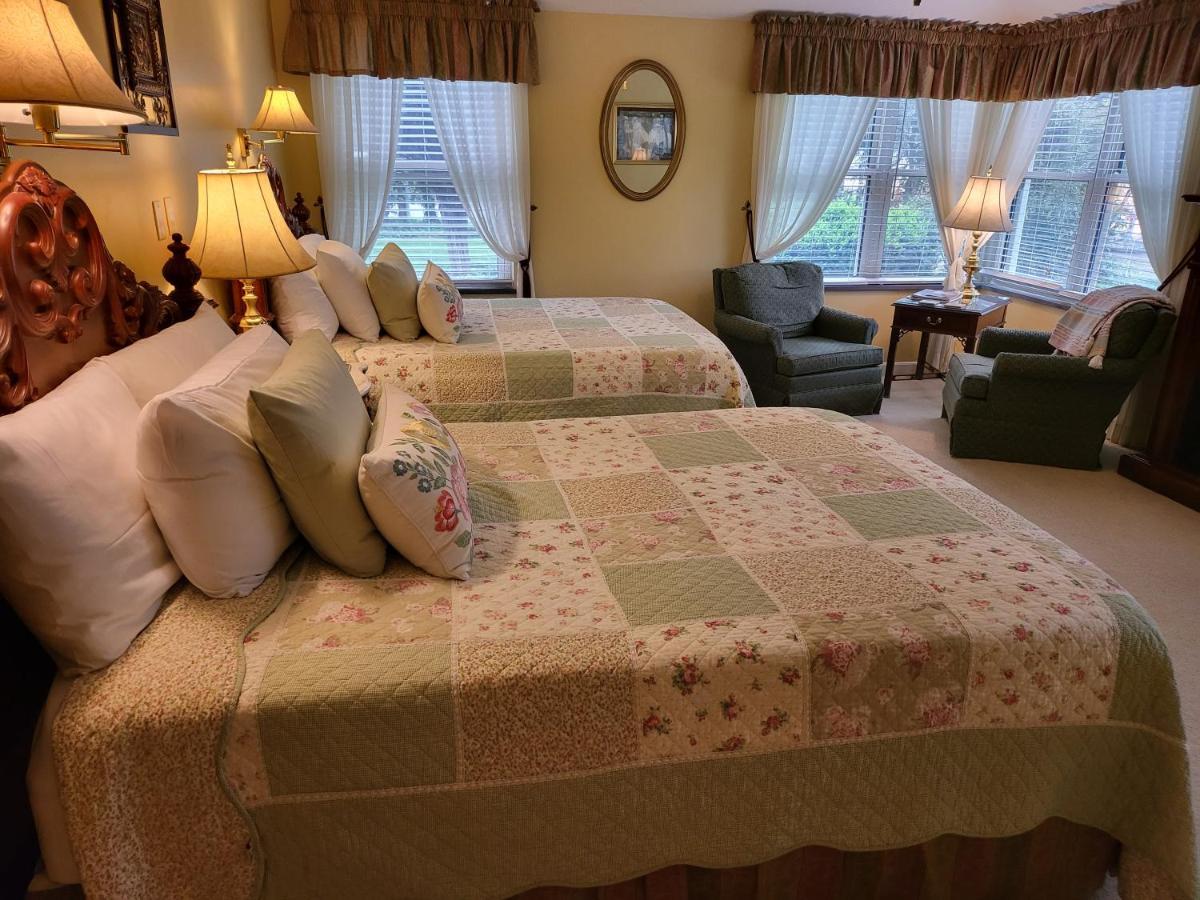 Brookside Mountain Mist Inn Уейнсвил Екстериор снимка