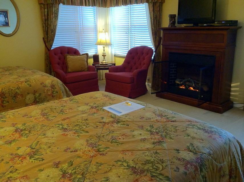 Brookside Mountain Mist Inn Уейнсвил Екстериор снимка