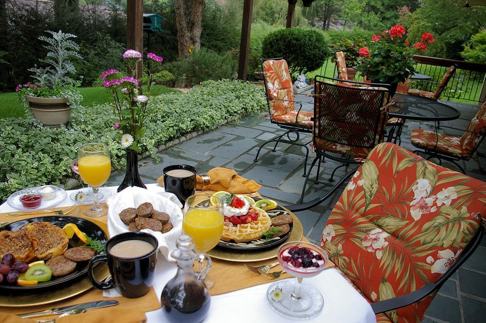 Brookside Mountain Mist Inn Уейнсвил Екстериор снимка