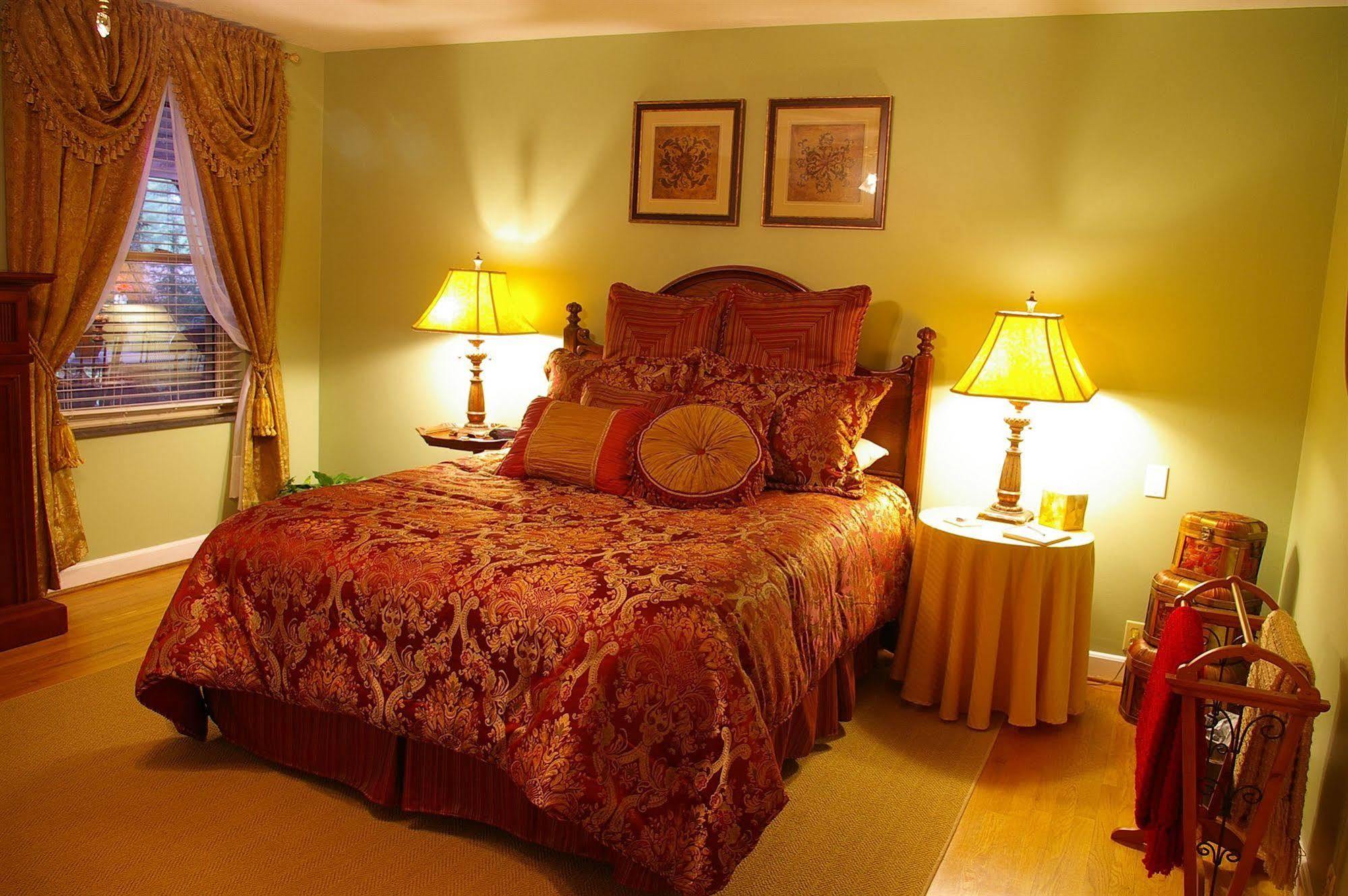 Brookside Mountain Mist Inn Уейнсвил Екстериор снимка