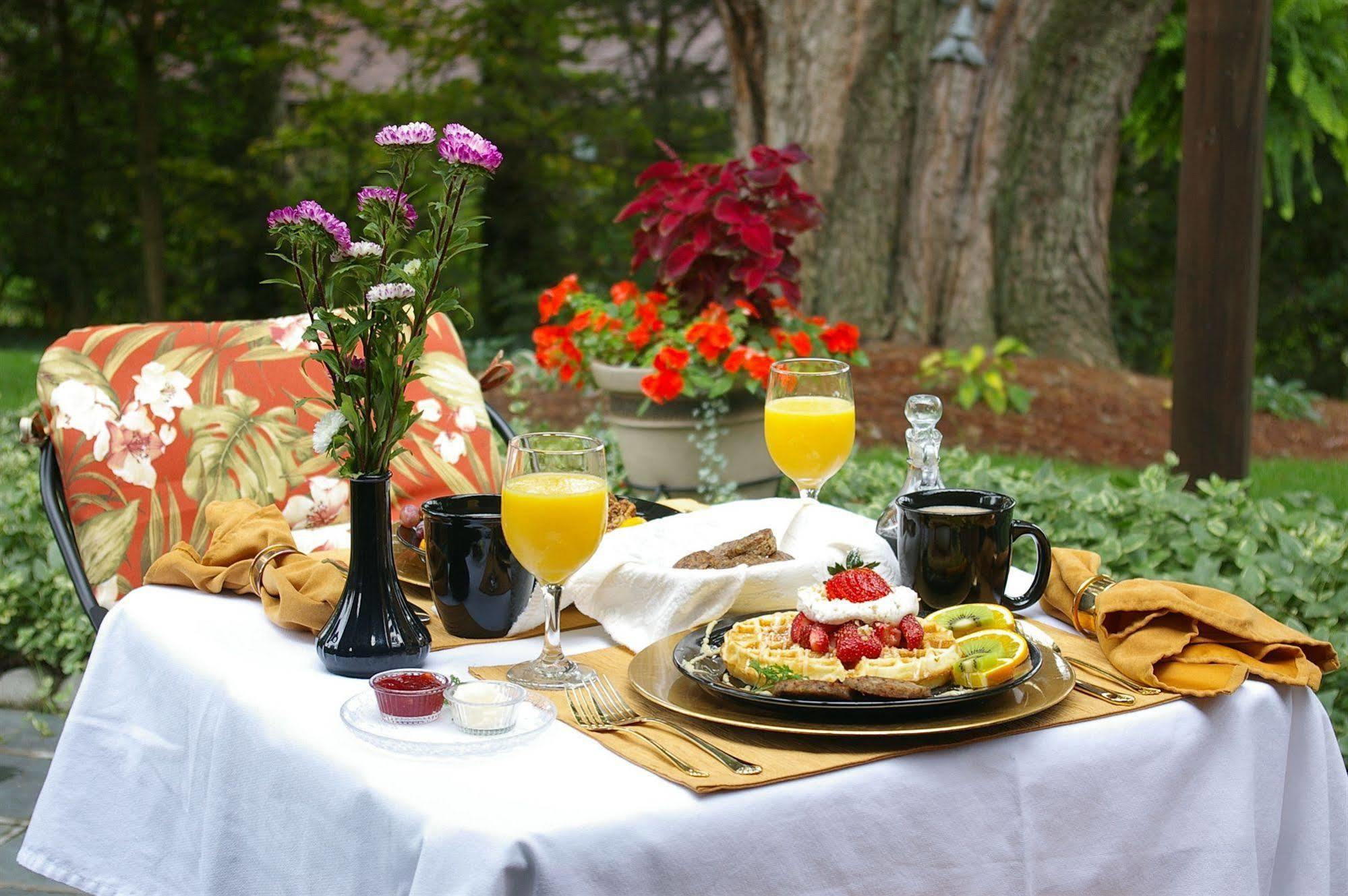 Brookside Mountain Mist Inn Уейнсвил Екстериор снимка